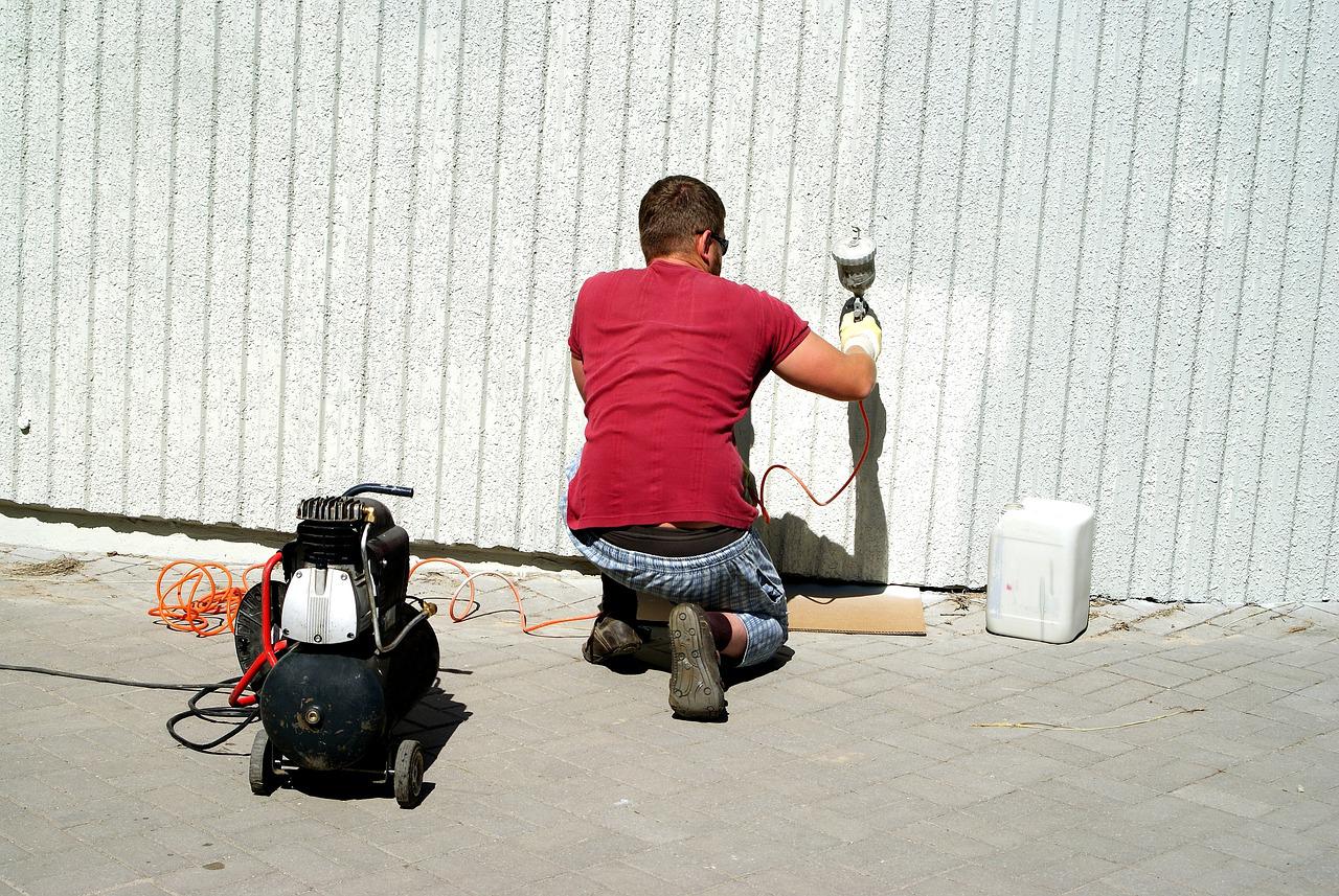 Do You Need Mildew-Resistant Latex Paint in Florida?