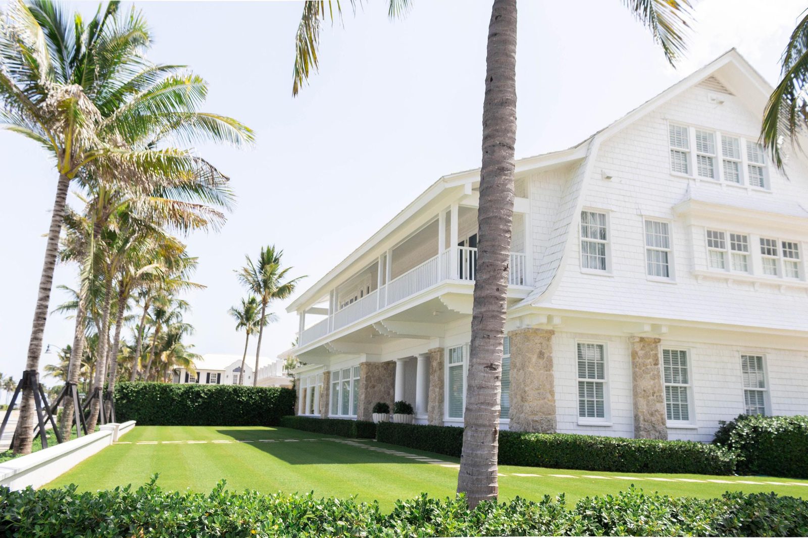 Find Reliable Palm Beach Paint Contractors with a Referral