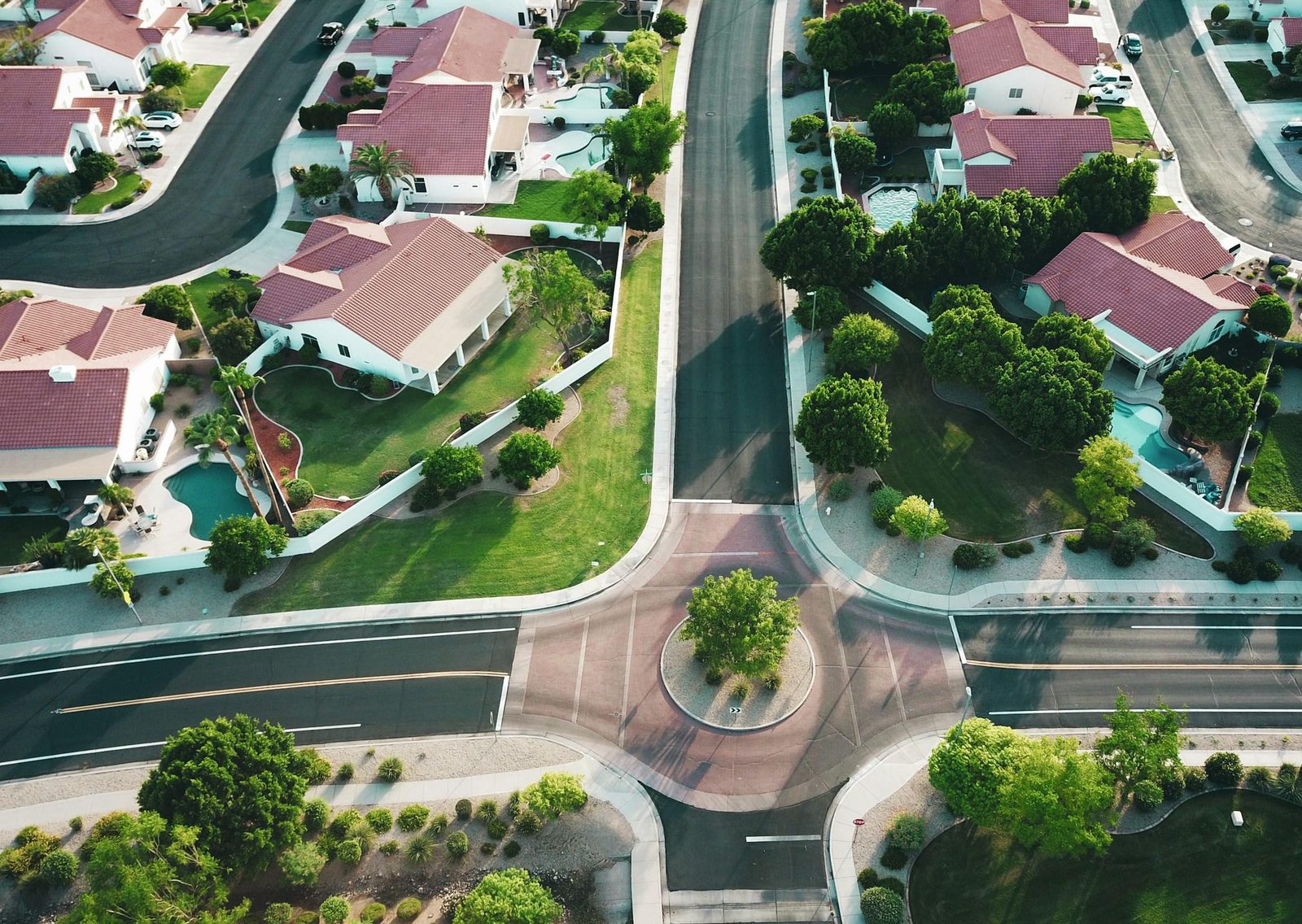 Why Choose a Paint Contractor That Specializes in Working with an HOA