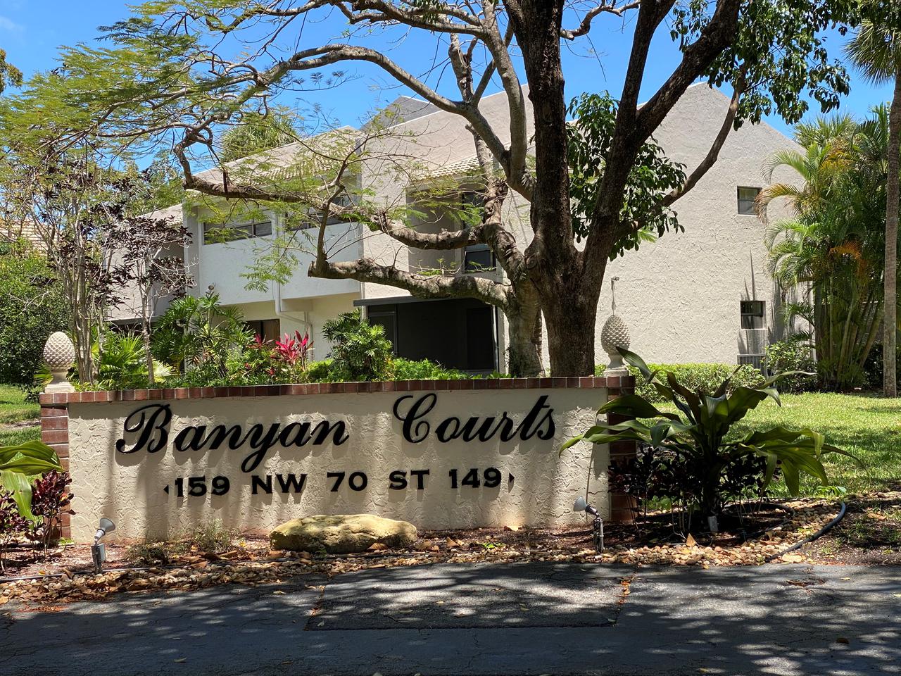banyan courts.jpg